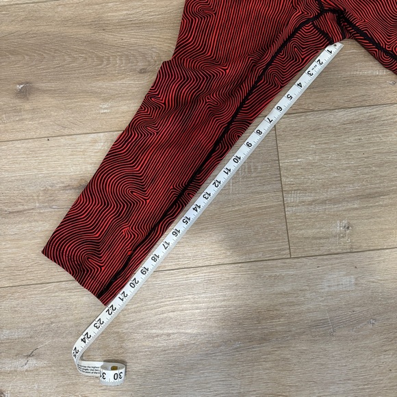 Bundle of 2 Nike Crop Leggings Medium - Picture 9 of 9